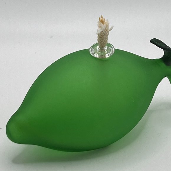 NIB: rare GLASS OIL LAMP, shaped as a lime and adorned with a sweet little leaf - Picture 4 of 8